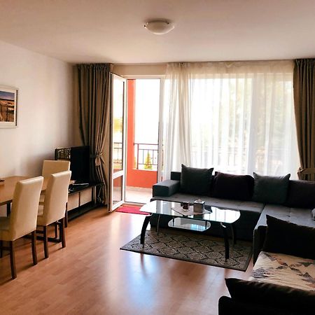 Beautiful Apartment Right By The Sea, Sveti Vlas Bagian luar foto