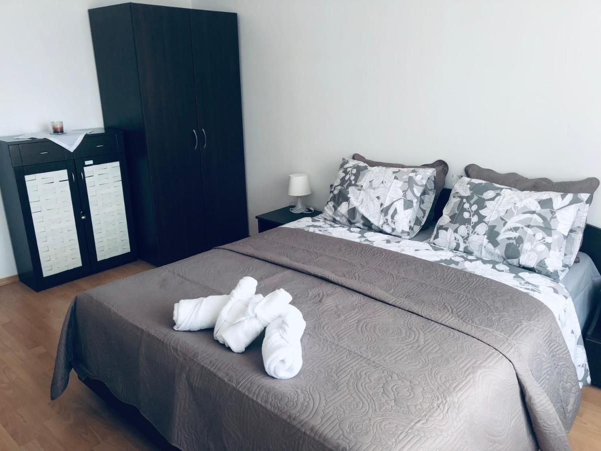 Beautiful Apartment Right By The Sea, Sveti Vlas Bagian luar foto