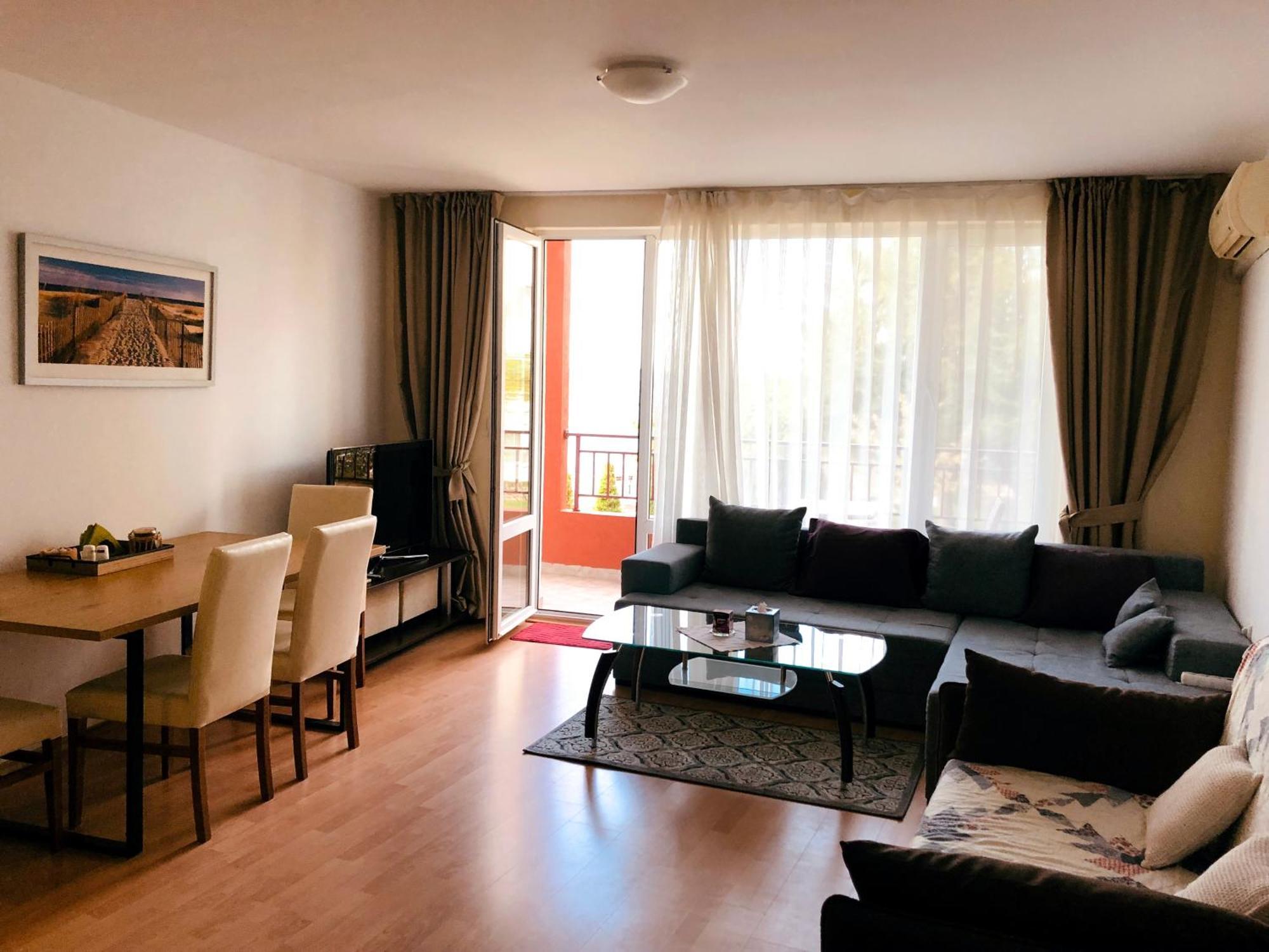 Beautiful Apartment Right By The Sea, Sveti Vlas Bagian luar foto