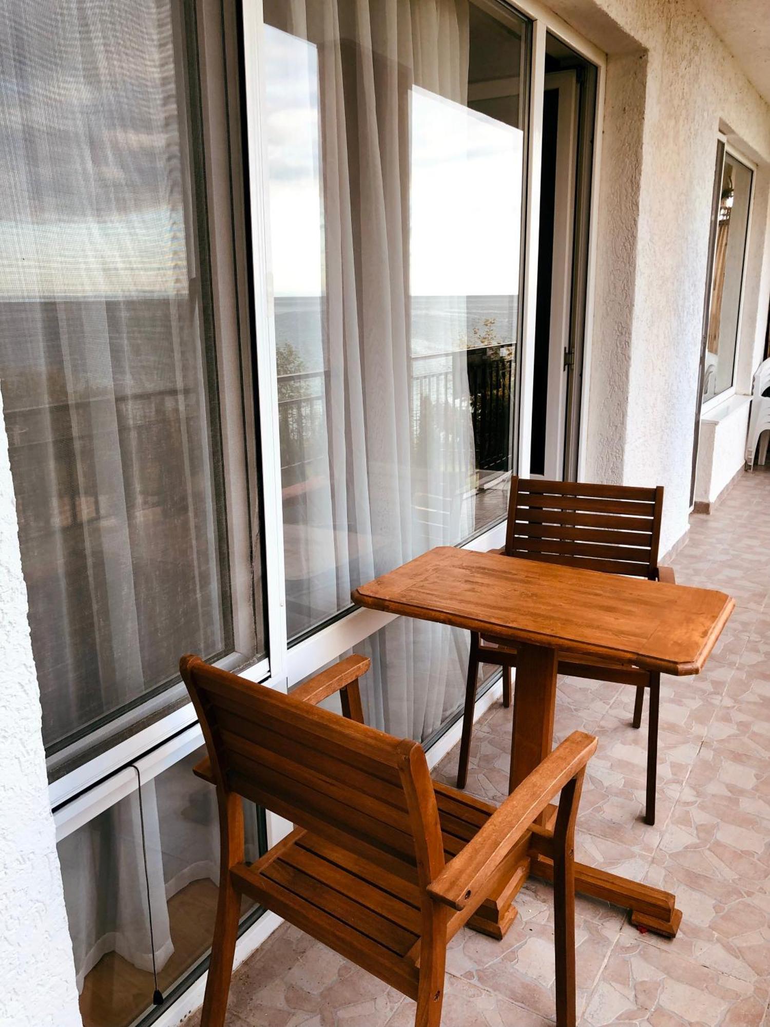 Beautiful Apartment Right By The Sea, Sveti Vlas Bagian luar foto